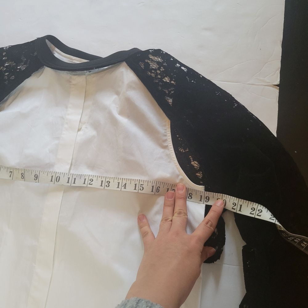 DKNY Runway -Black & White Velvet Lace Top small - Picture 4 of 9